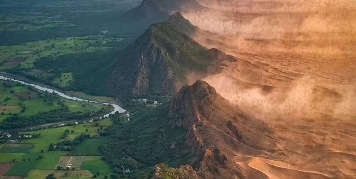 सुप्रीम कोर्ट के फैसले के बाद अरावली पर संकट: दिल्ली-एनसीआर के पर्यावरण और भविष्य पर बड़ा खतरा